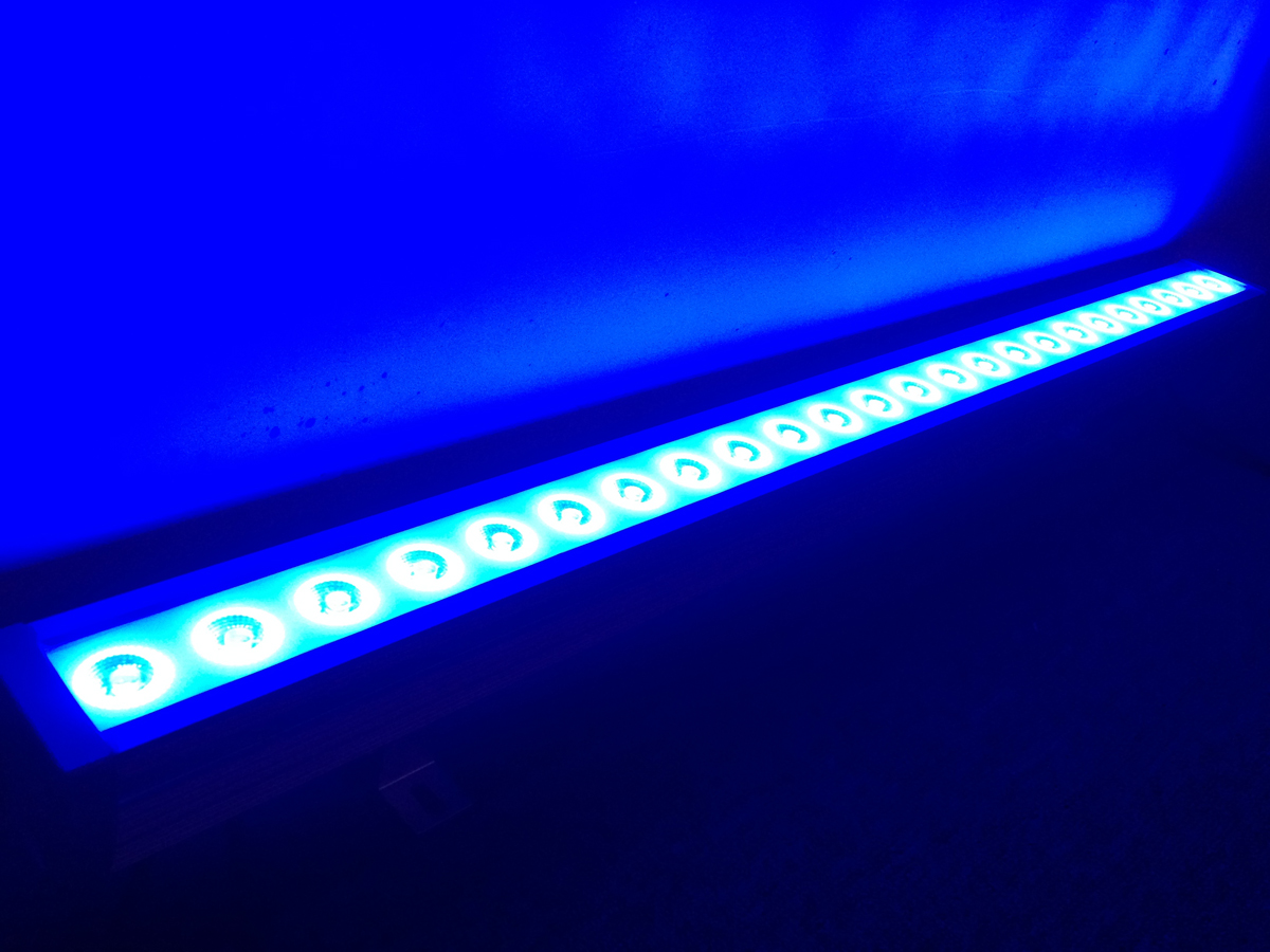 24 Uds barra de iluminación exterior Led para lavado de pared 4 en 1 con luces Dmx para construir FD-AW2404D Exterior 